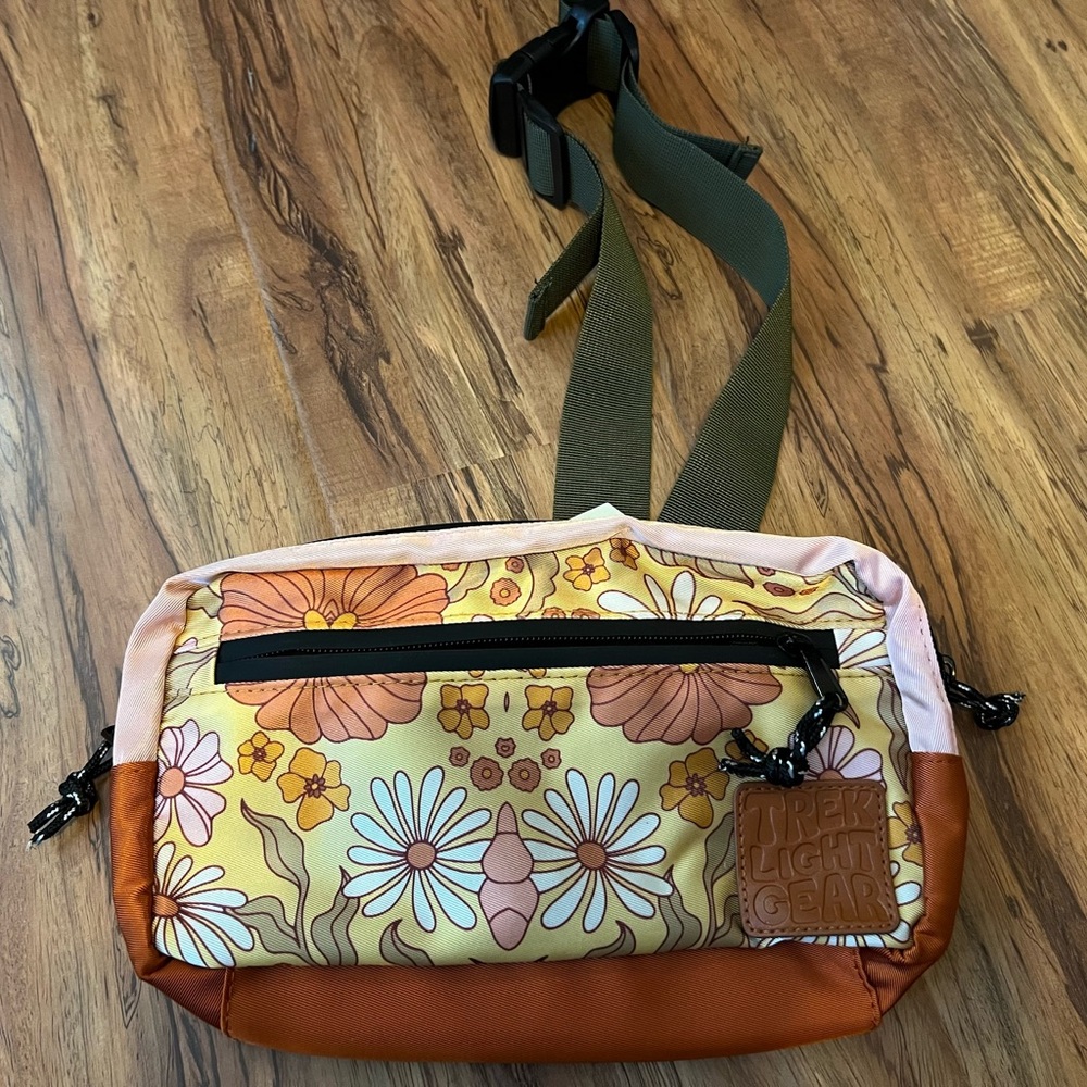Trek Light Gear Everyday Fanny Pack in Bloom print